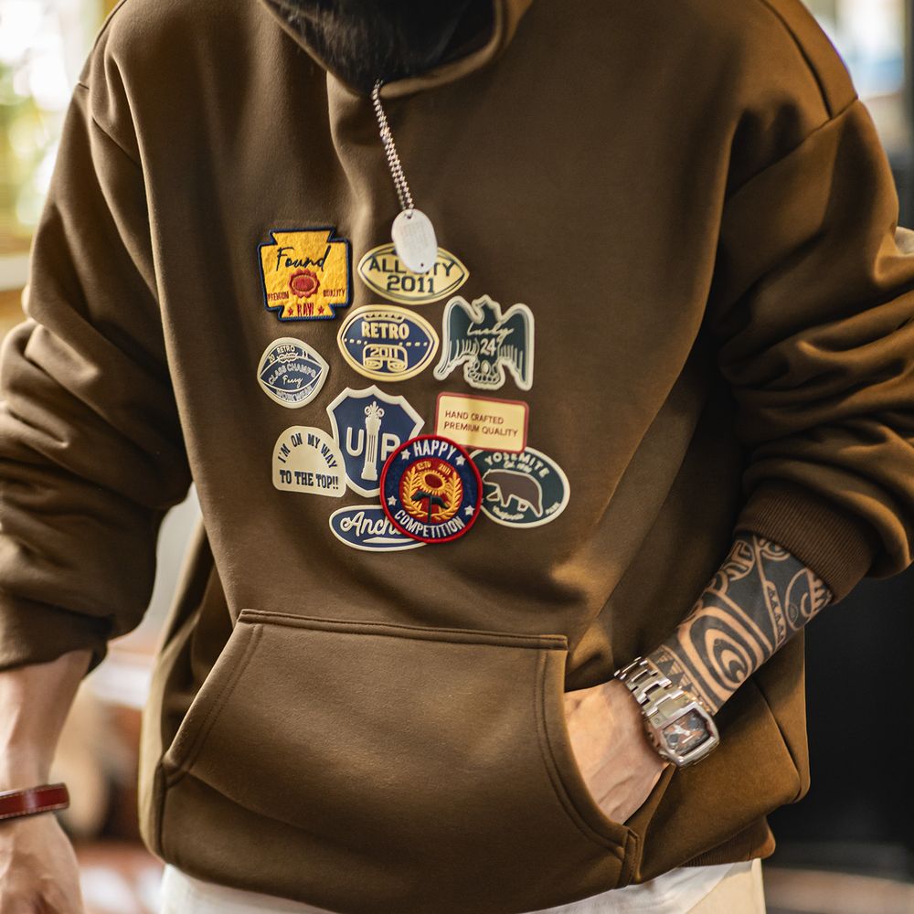 Sherpa Hoodie Fleece - マデン ヴィンテージ メンズ 刺繍バッジ付きフーディー ブラウン シェルパフリース